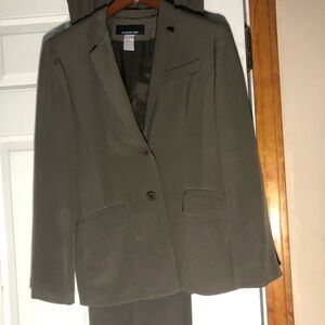Jones New York Brown Blazer Professional Suit Jacket and matching pants